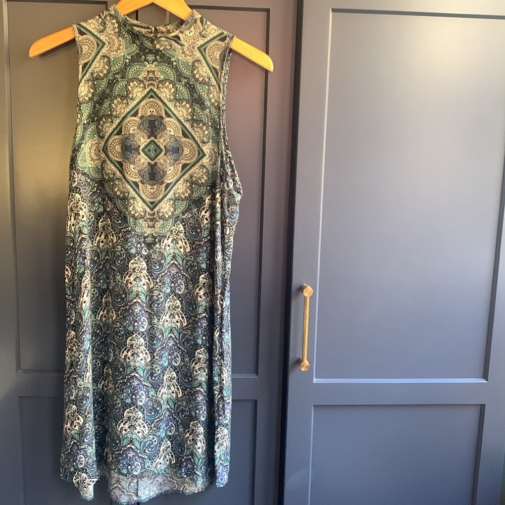 AE Sleeveless Patterned Summer Dress- Backless Button Detail/ Size M